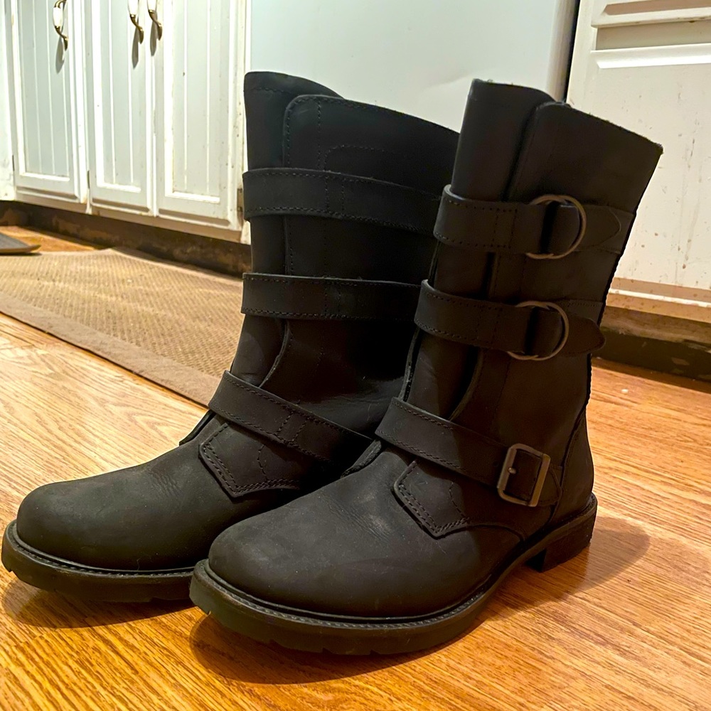 LL Bean Old Port Bot Mid Calf Women’s 9 Leather Black.